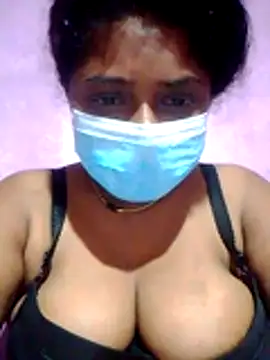 Snapshot of boosypussy chatting on 05-17-26, 03:30 boosypussy online show from 05-17-26, 03:30