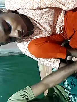 Snapshot of MONiSHA-moni-21 chatting on 09-20-25, 02:29 MONiSHA-moni-21 online show from 09-20-25, 02:29