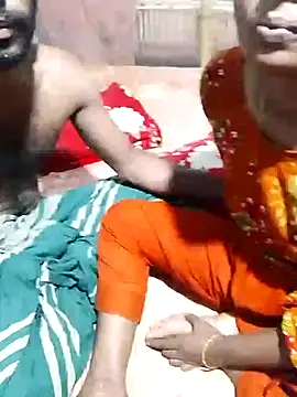 Snapshot of MONiSHA-moni-21 chatting on 10-02-25, 10:44 MONiSHA-moni-21 online show from 10-02-25, 10:44