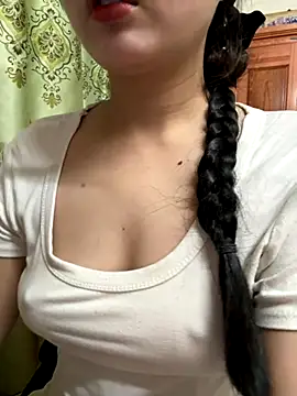 Snapshot of LinYi_Office chatting on 11-15-25, 01:47 LinYi Office online show from 11-15-25, 01:47