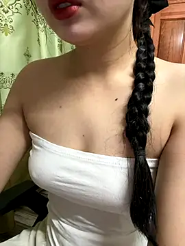 Snapshot of LinYi_Office chatting on 11-17-25, 01:22 LinYi Office online show from 11-17-25, 01:22