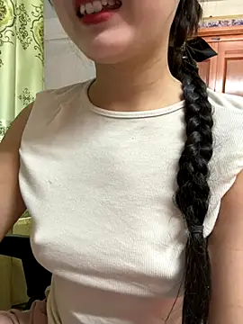 Snapshot of LinYi_Office chatting on 11-28-25, 01:19 LinYi Office online show from 11-28-25, 01:19