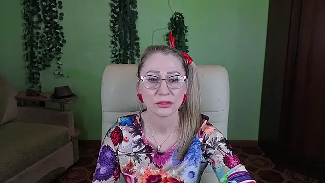 Habibi Honeyy online show from 10-28-25, 04:49