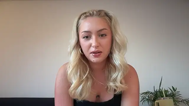 Snapshot of Kitty_Swetty chatting on 05-21-26, 07:10 Kitty Swetty online show from 05-21-26, 07:10