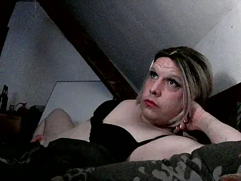 Snapshot of VanessaSissyGay chatting on 04-06-26, 05:41 VanessaSissyGay online show from 04-06-26, 05:41