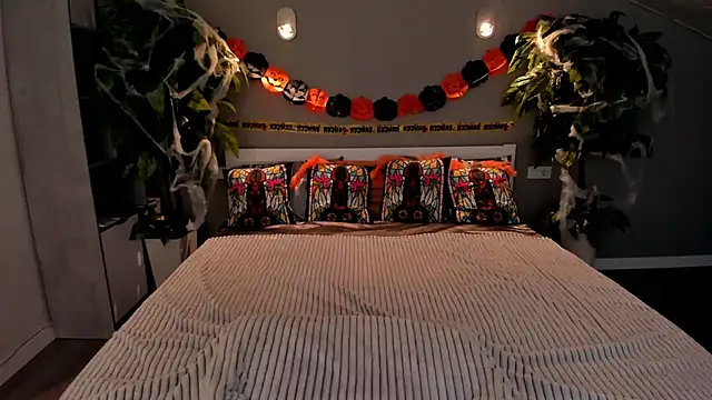 IvyLaurent online show from 10-25-25, 05:37