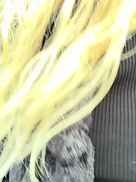 Snapshot of Bikergirl_97 chatting on 10-18-25, 01:23 Bikergirl 97 online show from 10-18-25, 01:23