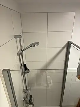 Snapshot of Bikergirl_97 chatting on 11-26-25, 01:12 Bikergirl 97 online show from 11-26-25, 01:12