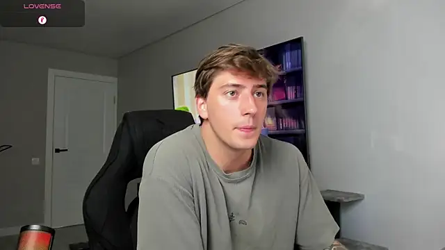 Snapshot of DaniHort chatting on 05-17-26, 08:23 DaniHort online show from 05-17-26, 08:23