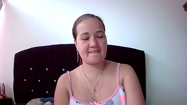 Snapshot of Gabrielajewel_ chatting on 11-10-25, 02:49 Gabrielajewel online show from 11-10-25, 02:49