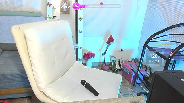 Snapshot of Clunita chatting on 05-09-26, 02:22 Clunita online show from 05-09-26, 02:22