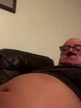 Snapshot of mke1874 chatting on 12-18-25, 08:42 mke1874 online show from 12-18-25, 08:42