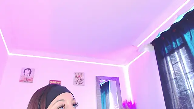 Snapshot of Anna_belly chatting on 09-25-25, 03:05 Anna belly online show from 09-25-25, 03:05