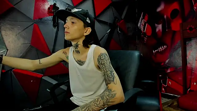 Snapshot of StraightBoy_Nick chatting on 09-15-25, 04:56 StraightBoy Nick online show from 09-15-25, 04:56