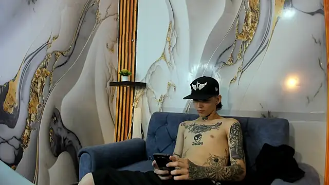 Snapshot of StraightBoy_Nick chatting on 09-30-25, 05:01 StraightBoy Nick online show from 09-30-25, 05:01