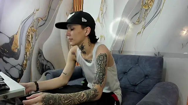 Snapshot of StraightBoy_Nick chatting on 10-28-25, 12:58 StraightBoy Nick online show from 10-28-25, 12:58