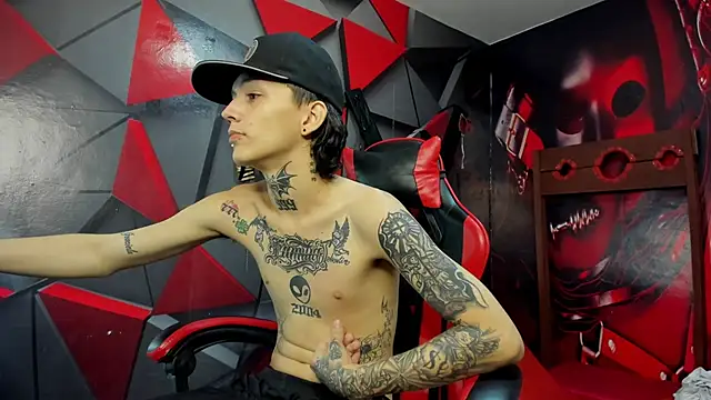 Snapshot of StraightBoy_Nick chatting on 10-30-25, 12:34 StraightBoy Nick online show from 10-30-25, 12:34