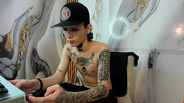 Snapshot of StraightBoy_Nick chatting on 11-08-25, 02:23 StraightBoy Nick online show from 11-08-25, 02:23