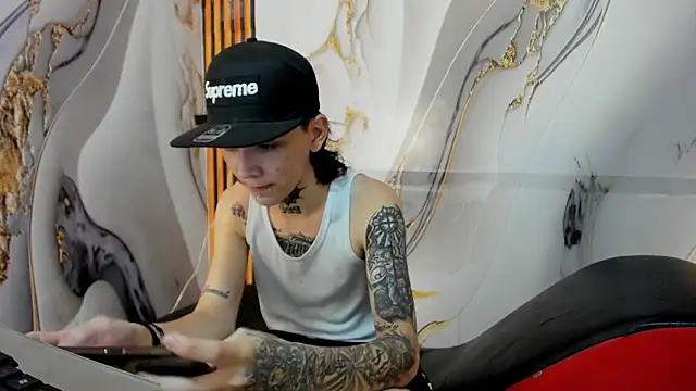 Snapshot of StraightBoy_Nick chatting on 03-02-26, 05:08 StraightBoy Nick online show from 03-02-26, 05:08