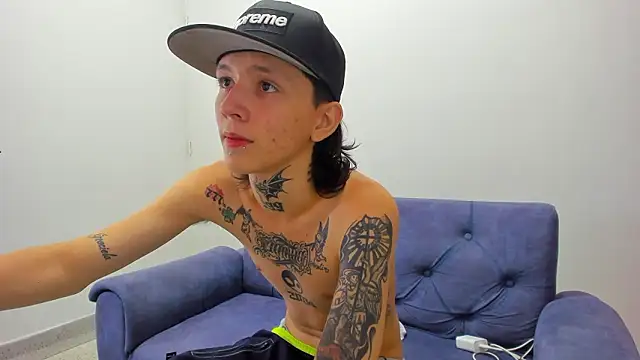 Snapshot of StraightBoy_Nick chatting on 03-10-26, 05:34 StraightBoy Nick online show from 03-10-26, 05:34