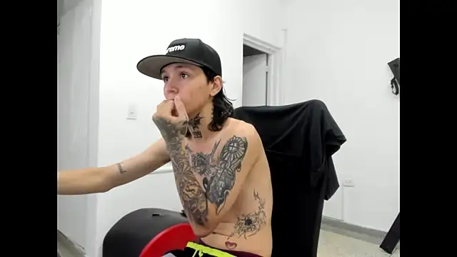 StraightBoy Nick online show from 04-19-26, 08:22