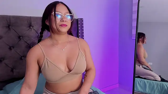 Snapshot of Missy_davis chatting on 10-14-25, 09:04 Missy davis online show from 10-14-25, 09:04