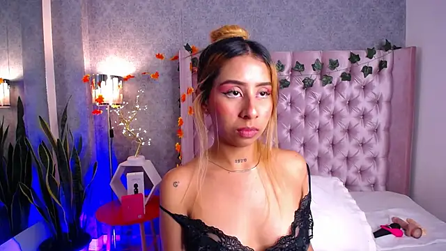 laila stilwiills online show from 12-05-25, 06:00