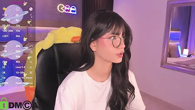 Snapshot of Arinextdoor chatting on 09-14-25, 10:42 Arinextdoor online show from 09-14-25, 10:42