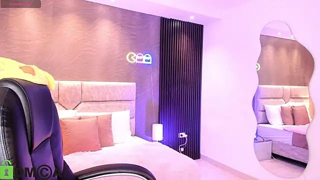 Snapshot of Arinextdoor chatting on 10-10-25, 11:04 Arinextdoor online show from 10-10-25, 11:04