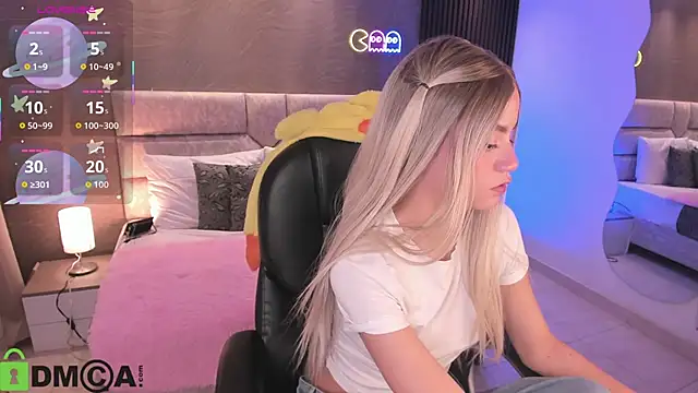 Snapshot of Arinextdoor chatting on 11-25-25, 02:44 Arinextdoor online show from 11-25-25, 02:44