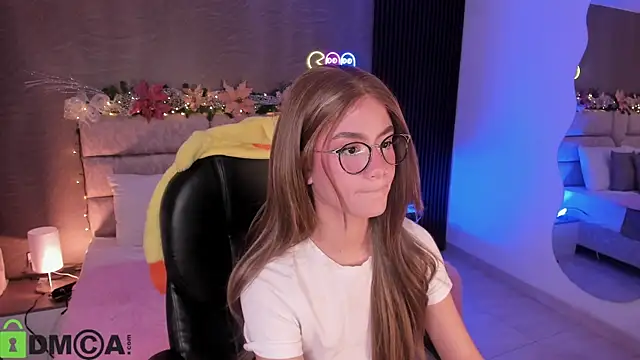 Snapshot of Arinextdoor chatting on 11-28-25, 01:19 Arinextdoor online show from 11-28-25, 01:19