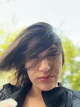 ScarletBloom  online show from 04-26-26, 04:04