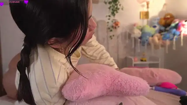 violeth     online show from 03-25-26, 02:01