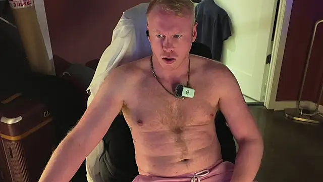 Snapshot of twunkdean chatting on 02-28-26, 05:03 twunkdean online show from 02-28-26, 05:03