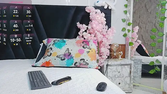 Snapshot of EbonyCoWorker chatting on 05-26-26, 06:59 EbonyCoWorker online show from 05-26-26, 06:59