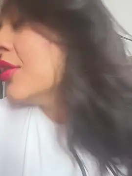 EmilyNoir1 online show from 06-06-26, 06:56