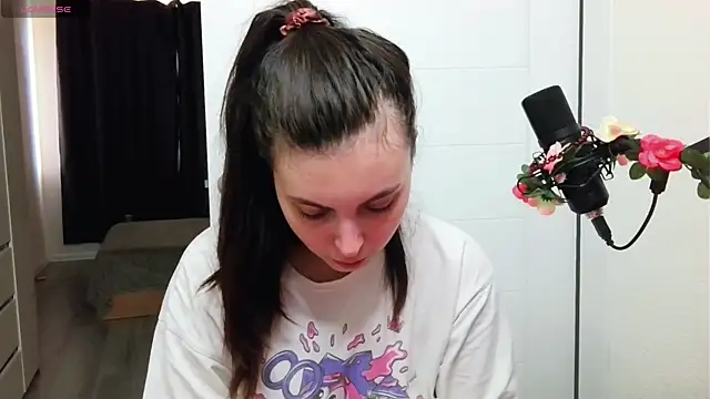 Snapshot of peachyness chatting on 06-10-26, 04:50 peachyness online show from 06-10-26, 04:50