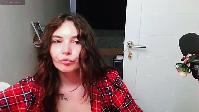Snapshot of peachyness chatting on 06-14-26, 05:26 peachyness online show from 06-14-26, 05:26