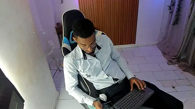 Darwin mayo online show from 11-07-25, 05:13