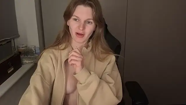 Snapshot of Lilly-Luscious chatting on 11-26-25, 09:49 Lilly-Luscious online show from 11-26-25, 09:49