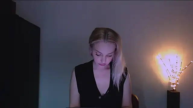 Snapshot of Lia_noo_regrets chatting on 02-26-26, 05:12 Lia noo regrets online show from 02-26-26, 05:12