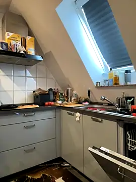 SweetTeenGirl online show from 09-25-25, 06:50