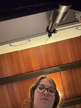 SweetTeenGirl online show from 11-09-25, 02:15