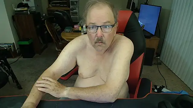 Snapshot of havethickcock chatting on 06-26-26, 02:49 havethickcock online show from 06-26-26, 02:49