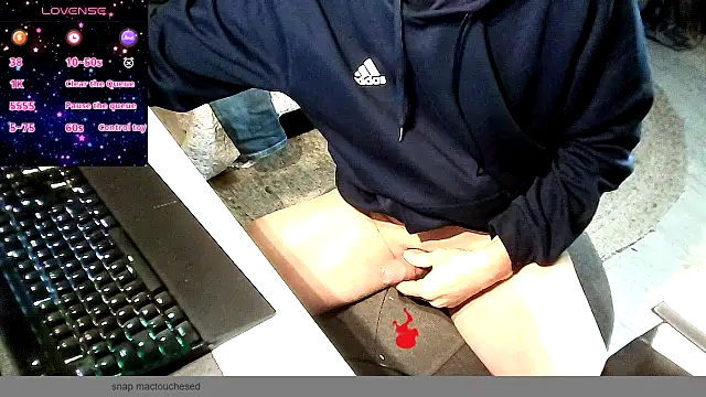 Snapshot of french_male_whore@xh chatting on 10-14-25, 07:20 french male whorexh online show from 10-14-25, 07:20