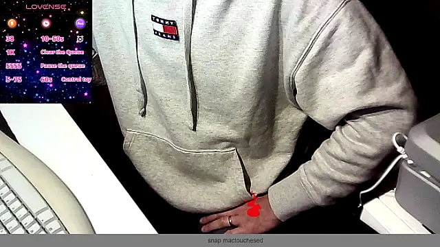 Snapshot of french_male_whore@xh chatting on 10-28-25, 06:17 french male whorexh online show from 10-28-25, 06:17