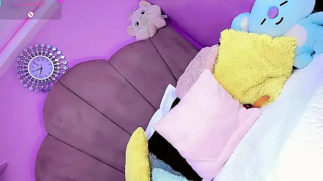 ShantyMillan online show from 03-09-26, 01:04