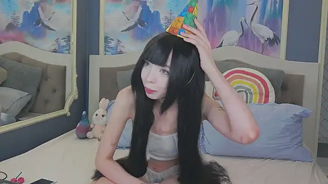 Evelyn Neal online show from 11-06-25, 04:08