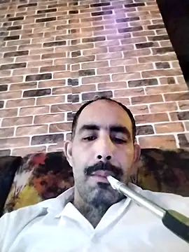 Snapshot of salimbasha chatting on 11-14-25, 07:40 salimbasha online show from 11-14-25, 07:40