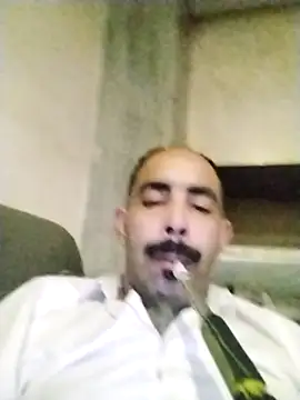 Snapshot of salimbasha chatting on 12-13-25, 07:53 salimbasha online show from 12-13-25, 07:53